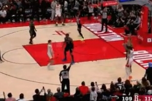 历史性时刻！杜兰特外线三分命中 得分榜上超越乔丹 配图