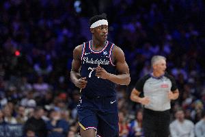 真能抢！埃奇库姆揽下13篮板 另有22分4助攻1抢断入账 配图