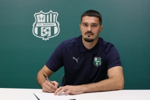 萨索洛门将:对方主罚点球前我就确信能扑出,扑米利克头球更困难 配图