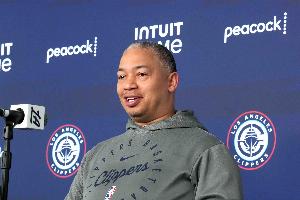 快船今日获胜后 反超开拓者重回西部第8 两队本赛季还有2次交手 配图