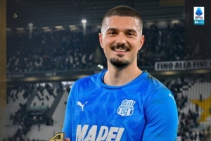 全场7次扑救，官方：萨索洛门将穆里奇当选1-1尤文全场最佳球员 配图