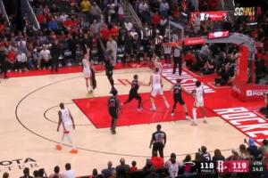 杜兰特被夹击 谢泼德接球灵性突破超级高抛！关键球轰进！ 配图