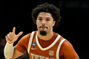 外卡大黑马！KD母校三场爆冷杀入16强：淘汰迪班萨+两场绝杀 配图