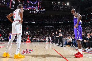 帕金斯:无论火箭多强主场都坐不满 只有詹姆斯能让那里座无虚席 配图