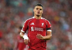 凯尔凯兹：我知道邓克习惯回传门将 我们本赛季仍有目标可争取 配图