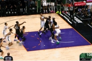 没玩好！古德温罚球故意不中但篮板被雄鹿抢到时间走完 配图