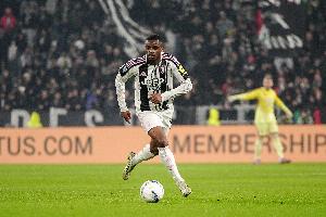 卡卢卢:我们创造了很多机会但运气不在我们这边,必须接受并前进 配图