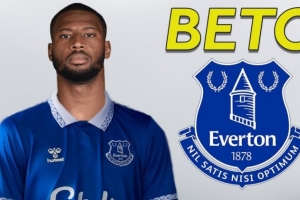 贝托谈双响胜切尔西：不觉得自己是英雄，要用进球和助攻帮助球队 配图