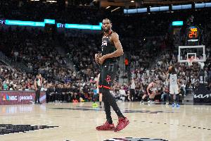 杜兰特：我受到了得分榜前列所有人的启发 希望能够鼓舞下一辈 配图