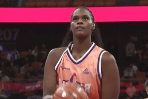 基本不丢！布朗替补12中11超高效拿下26分6板1助1断 配图