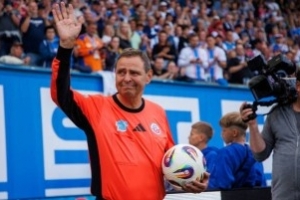 前裁判:如果裁判肉眼能看清楚就别用VAR,否则就是在毁掉足球 配图