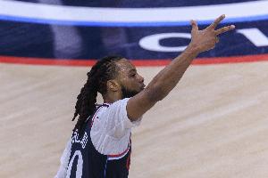 扛起进攻！加兰首节5中4拿到10分3助 三分3中2 配图