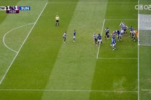 进球无效！纽卡角球佳夫头球破门，因干扰门将被裁判吹掉 配图