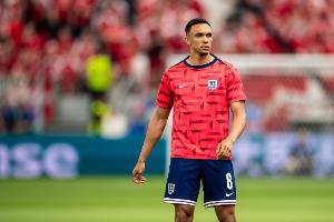 TA:阿诺德希望复刻2018世界杯剧本,在最后时刻进入英格兰名单 配图