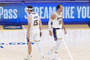 里夫斯谈肯纳德绝杀：这大概是我好久以来最开心的一刻了 配图