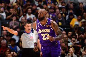 杰弗森：詹姆斯离开后湖人又会陷入冠军空窗期 湖蜜迟早会想念他 配图