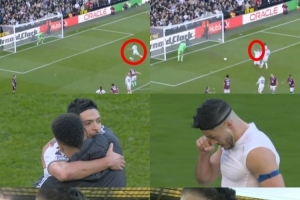 缅怀!劳尔·希门尼斯破门后跪地指天,将进球献给离世的父亲 配图