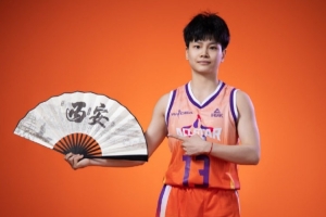 新疆女篮的张莉彬击败一众对手 获得WCBA全明星技巧大赛的冠军 配图