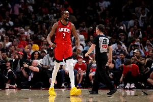 杜兰特砍职业生涯第769场25+ 追平乔丹并列NBA历史第4位！ 配图