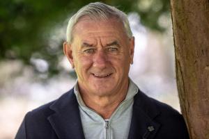 64岁伊恩·拉什:去年的严重哮喘我以为完蛋了 现在我最好立遗嘱 配图