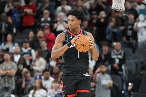 神兵天降!阿门补篮压哨绝杀 17中10砍24分18板&篮板生涯新高 配图