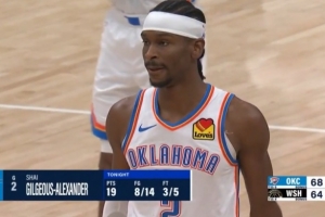 继续刷新纪录！亚历山大被犯规两罚一中 连续第131场得分20+！ 配图