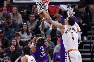 费舍尔：对手什么招式文班都能干扰 这让他比其他顶级防守者更好 配图