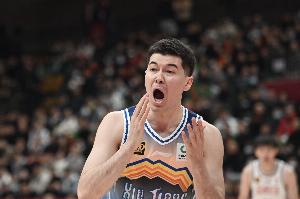 哑火！新疆第二节仅拿到9分 半场落后宁波21分 配图