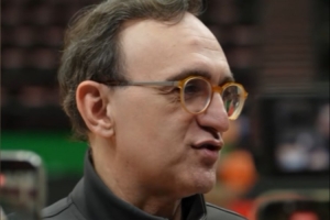 乌戈谈哈维:投手在某一场失常很正常 我们依然信任他 配图