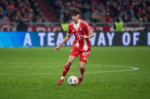 记者：拜仁和19岁小将戴伯尔签下首份职业合同，球员已在德甲出场 配图