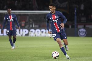 巴黎人报：马尤卢有望赶上巴黎对阵利物浦的欧冠1/4决赛 配图