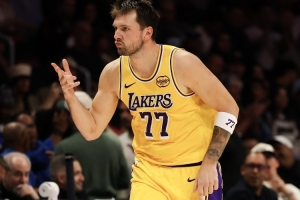 东契奇生涯已经三次第16次技犯被撤销 22年&23年如出一辙! 配图