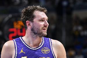 卢卡下一场不会被禁赛！NBA官方：撤销东契奇和比塔泽技术犯规 配图