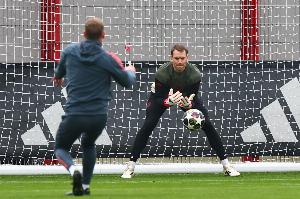 拜仁官方:诺伊尔和阿方索今日进行个人训练,穆西亚拉在继续康复 配图