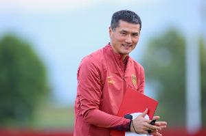 津媒:邵佳一一共招入12位中场,他将重点考察中场球员 配图