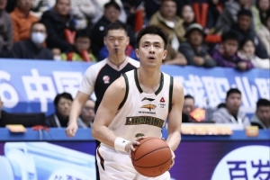 沈阳日报:今晚迎战同曦男篮 辽宁男篮不容有失 配图