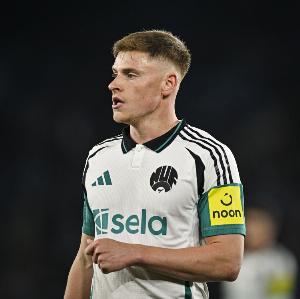 电讯报:埃泽因伤退出,英格兰队补招纽卡边锋巴恩斯 配图