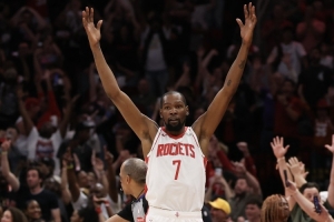 杜兰特:持久力是伟大标志 保持稳定产出比单赛季爆发更难能可贵 配图