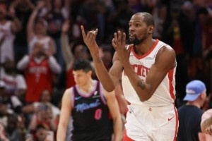 火箭破解包夹杜兰特新诀窍:不勉强喂球&申门谢进攻保持侵略性 配图