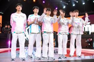 BLG夺得全球先锋赛冠军！俱乐部建队以来首个国际赛冠军 配图