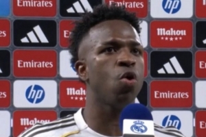 维尼修斯：弗洛伦蒂诺表示希望我梅开二度，今天我做到了 配图