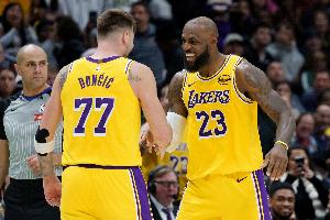 强强对话!ESPN明日胜率预测:9连胜湖人仅36.3% 3连胜活塞63.7% 配图