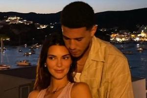 衣不如新人不如故?肯豆Ins再次关注布克 两人恢复互关状态 配图