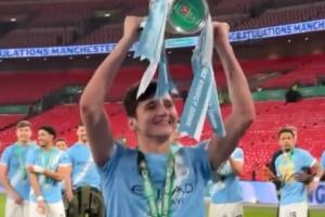 积累经验！胡桑诺夫夺曼城生涯首冠，哈兰德、多纳鲁马指导他互动 配图