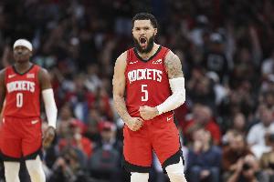 帕森斯：人们觉得老范签2年5000万很疯狂 现在来看一分钱也没多要 配图