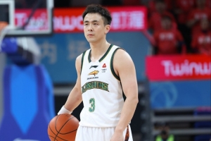 真够乱的！辽宁次节8次失误&半场10次 同曦仅有2次失误 配图