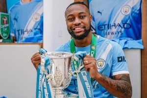 3场1球1冠！26岁塞梅尼奥联赛杯本已出局 7200万来曼城夺生涯首冠 配图