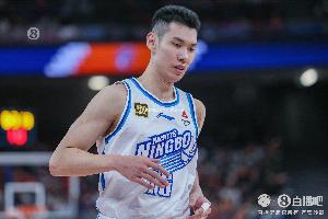 手凉!罗凯文半场6投仅1中拿到3分 但正负值+9 配图