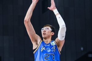 媒体人:吉林7人轮换团结一致拼下比赛 让周琦投最后一球不可思议 配图