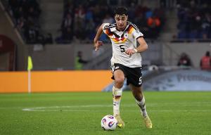 德天空:帕夫洛维奇因伤不会前往德国队,最迟国际比赛日后复出 配图